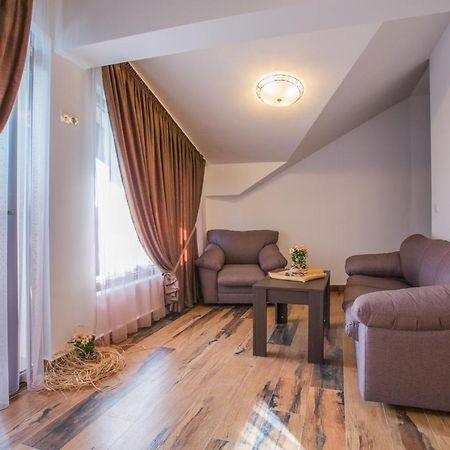 Къща За Гости Бабуч Dobrinischte Exterior foto