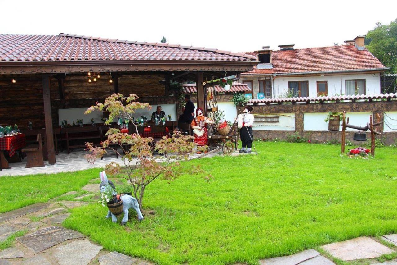 Къща За Гости Бабуч Dobrinischte Exterior foto