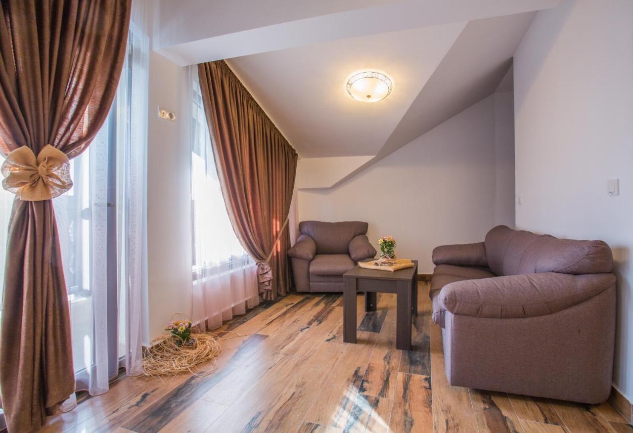 Къща За Гости Бабуч Dobrinischte Exterior foto