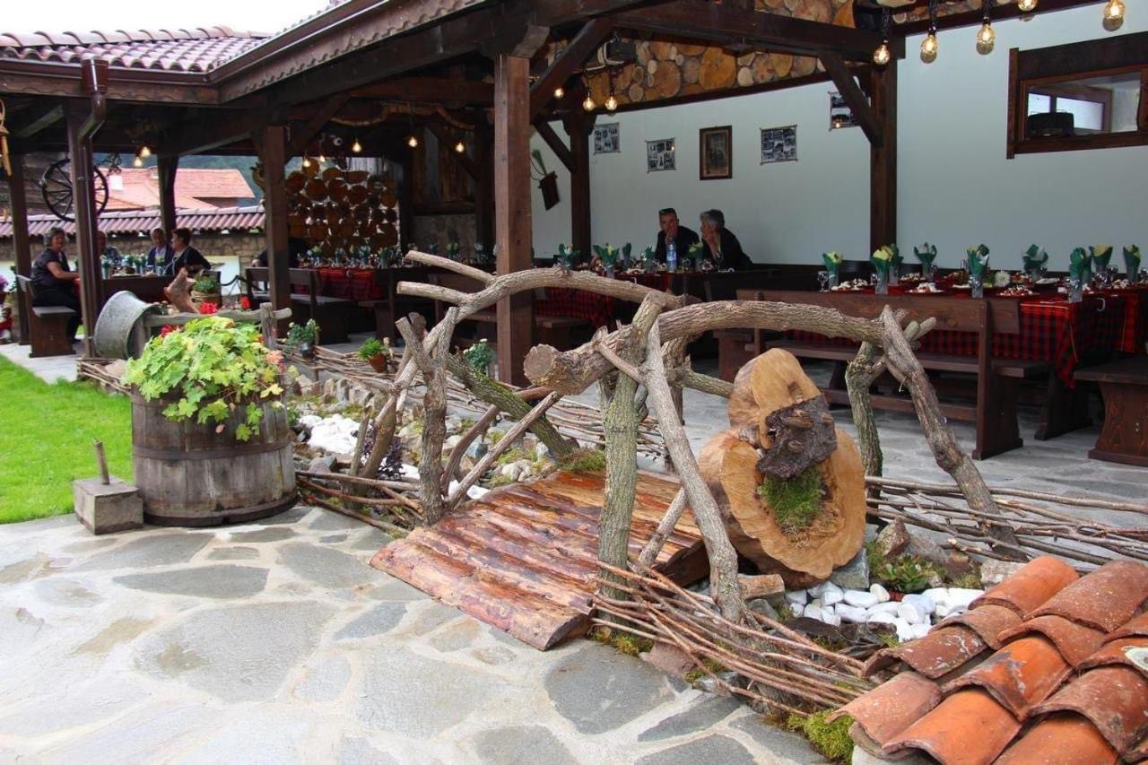 Къща За Гости Бабуч Dobrinischte Exterior foto